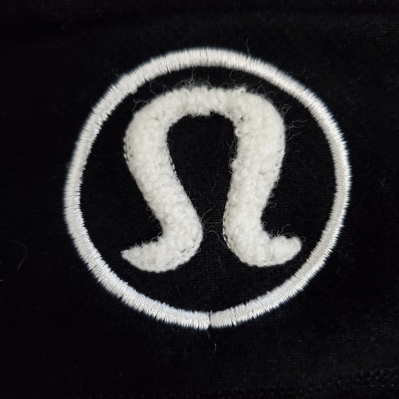 ❌sold❌Lululemon Scuba Hoodie in Black - Picture 4 of 8
